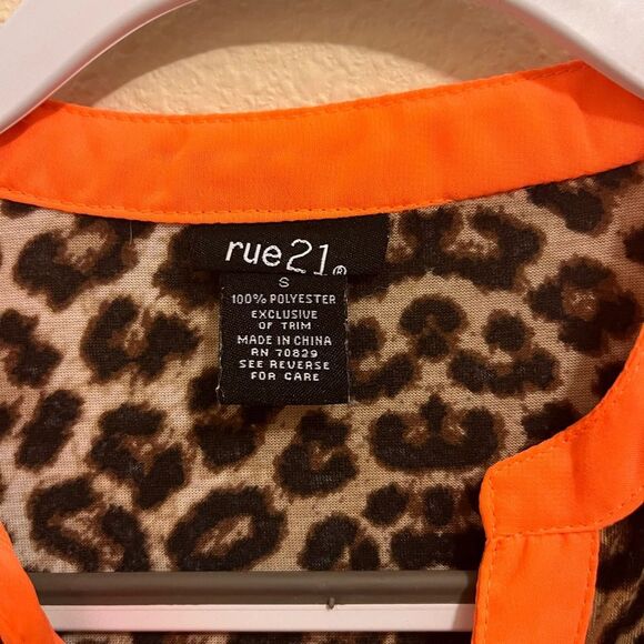 Rue21 Orange and Black Leopard Print Blouse - Picture 3 of 4
